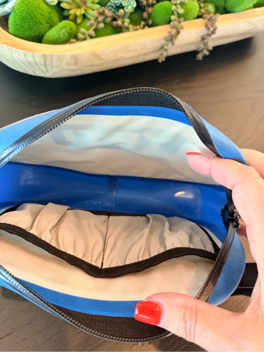 Yeti Grey and Blue side kick Accessory Case with Zipper - Picture 3 of 5